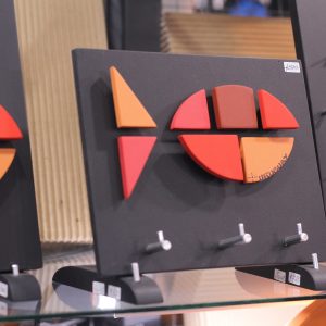 Relojes (clock) , portallaves, cajas en madera pintada. (wooden case)